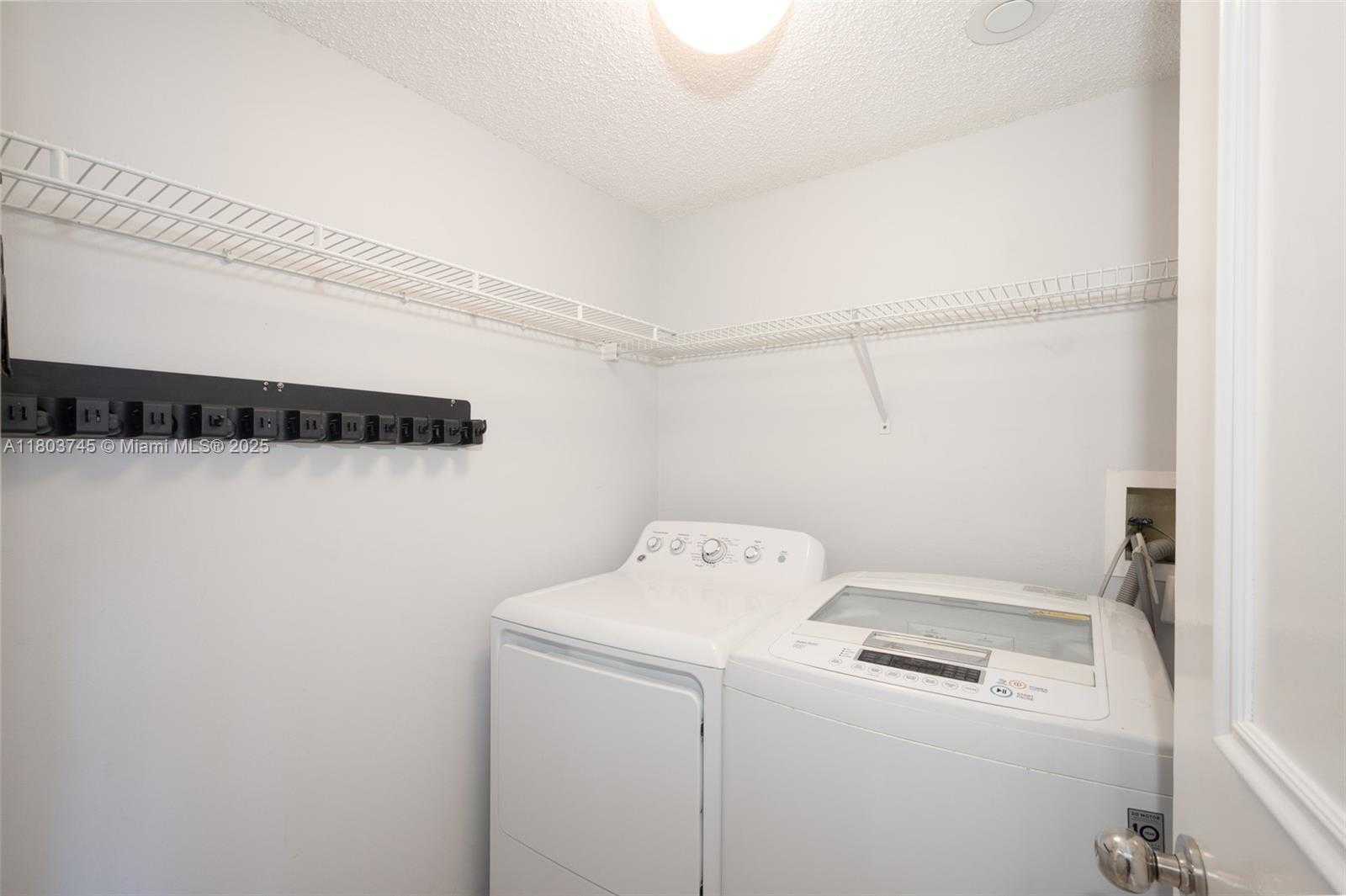 Small Image of 1000 WEST ISLAND BLVD #2707, Aventura Number 17