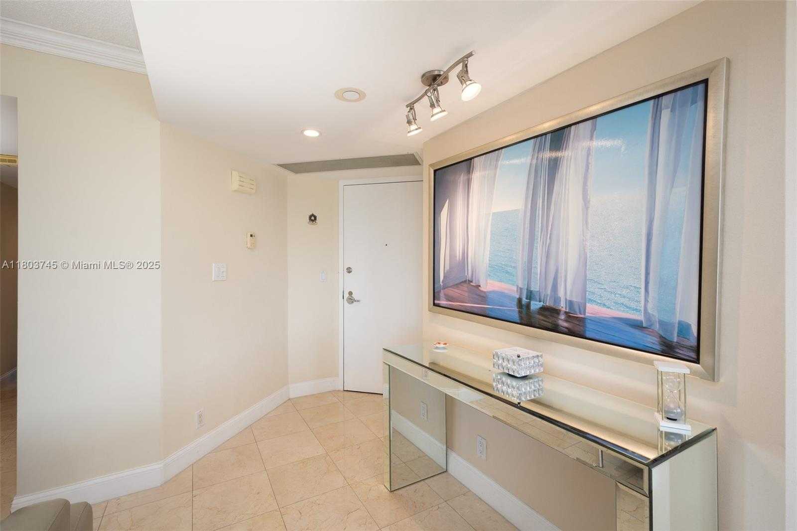 Small Image of 1000 WEST ISLAND BLVD #2707, Aventura Number 18