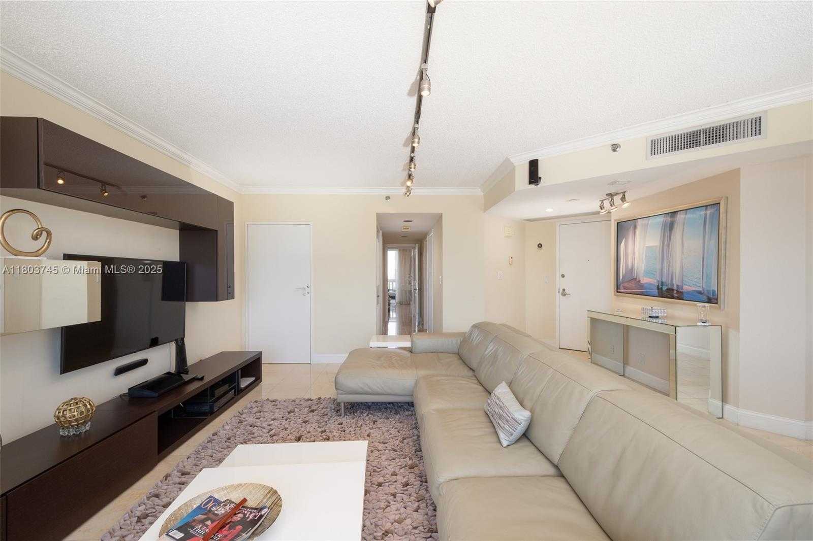Small Image of 1000 WEST ISLAND BLVD #2707, Aventura Number 3