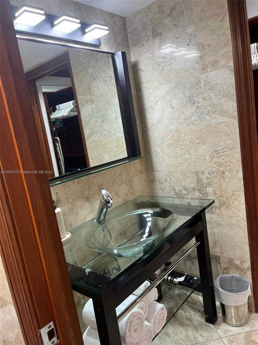 Small Image of 2301 COLLINS AVE #731, Miami Beach Number 14