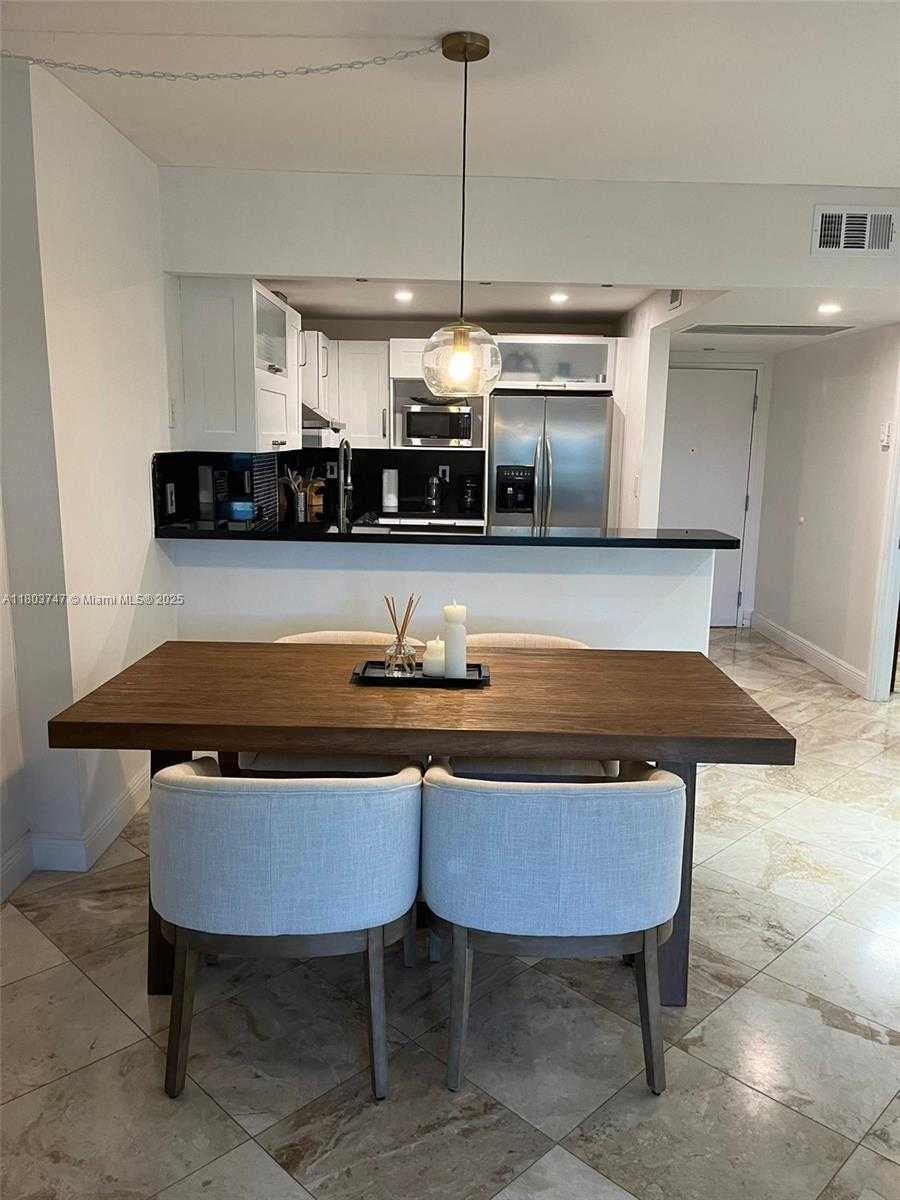 Small Image of 2301 COLLINS AVE #731, Miami Beach Number 5