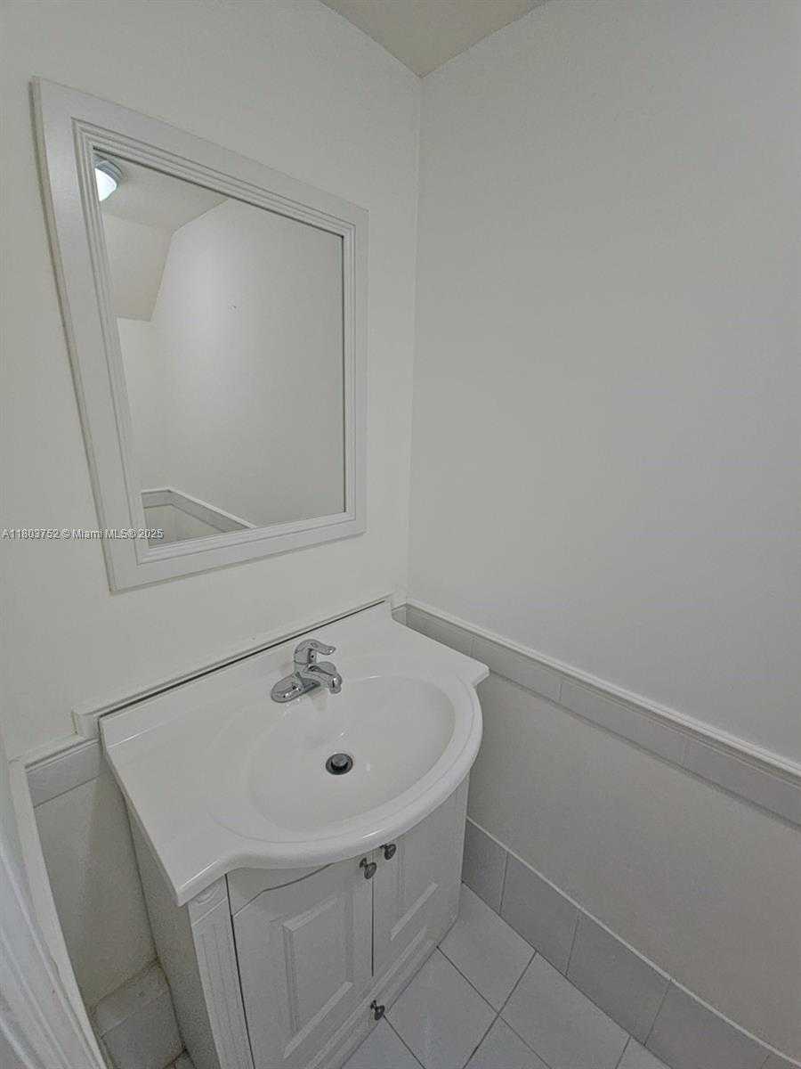 Small Image of 7870 SOUTH WEST 102ND LN, Miami Number 13