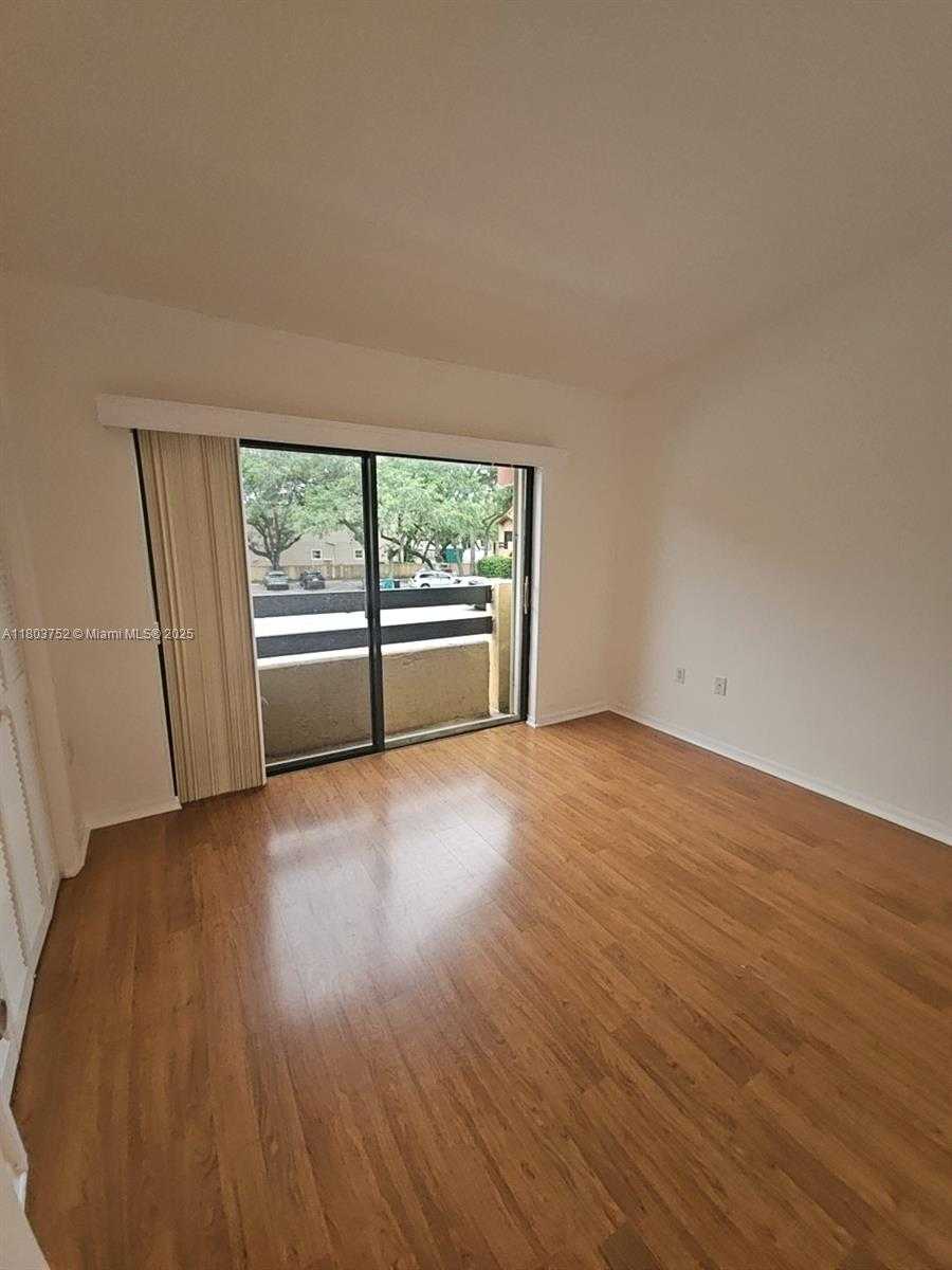 Small Image of 7870 SOUTH WEST 102ND LN, Miami Number 16