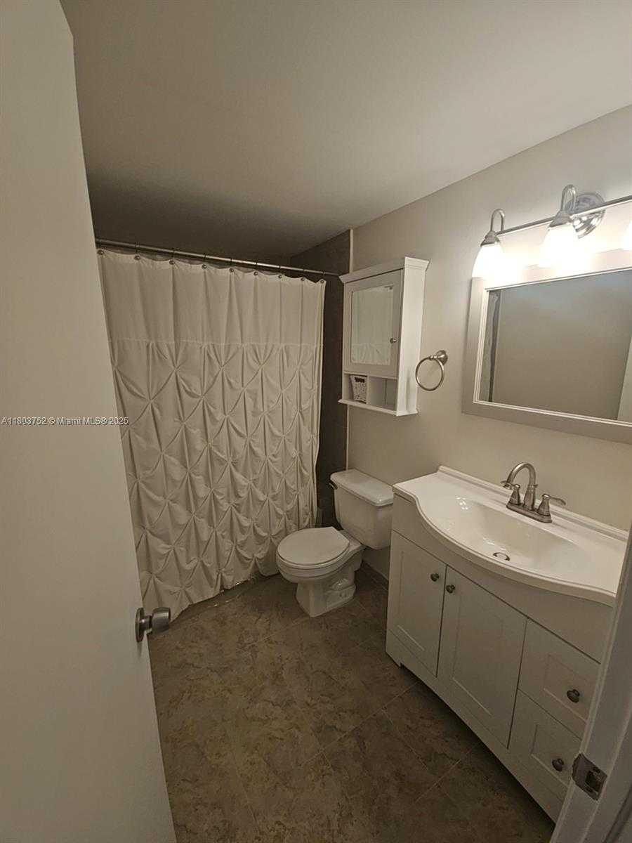 Small Image of 7870 SOUTH WEST 102ND LN, Miami Number 19