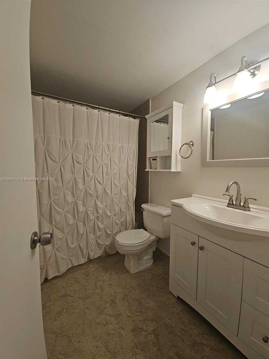 Small Image of 7870 SOUTH WEST 102ND LN, Miami Number 20
