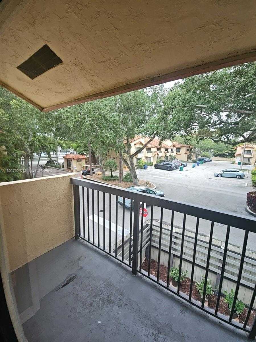 Small Image of 7870 SOUTH WEST 102ND LN, Miami Number 25
