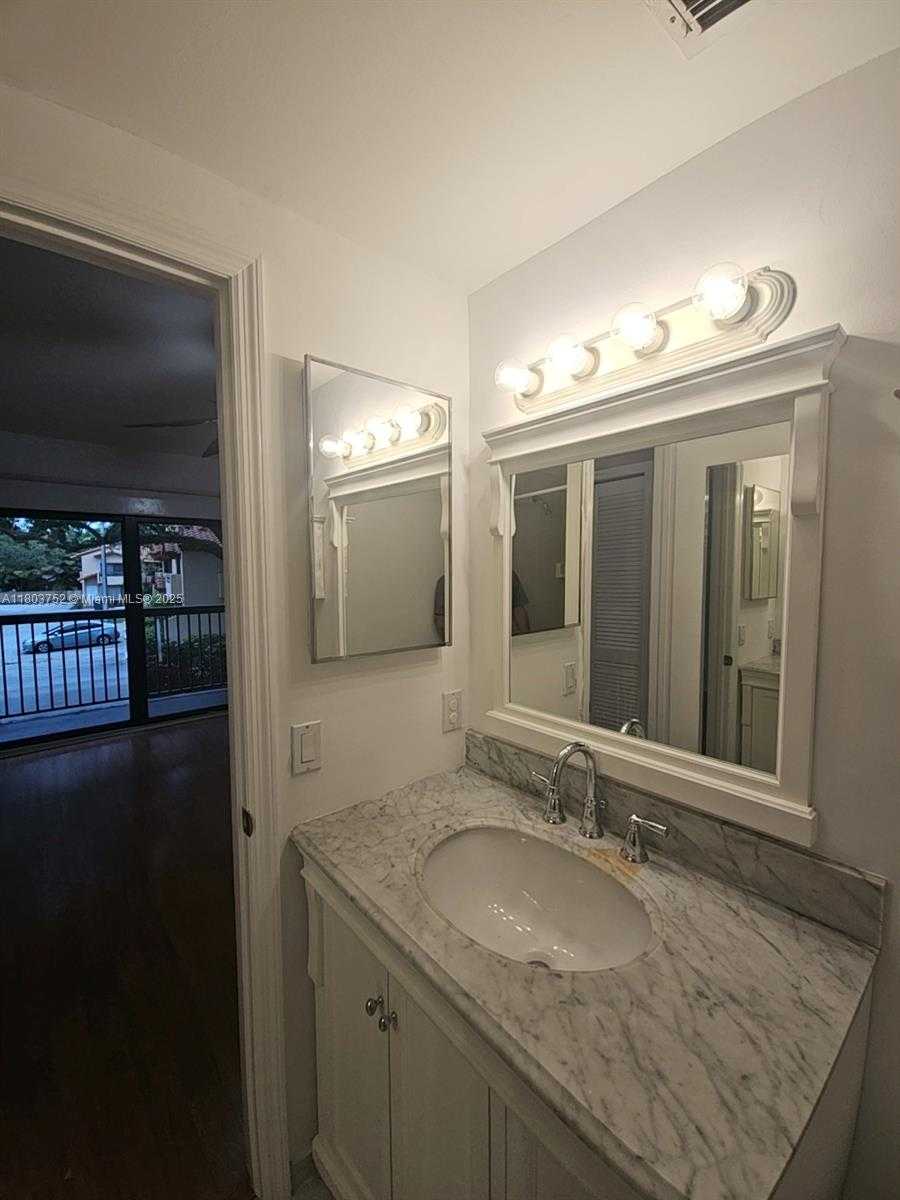 Small Image of 7870 SOUTH WEST 102ND LN, Miami Number 29