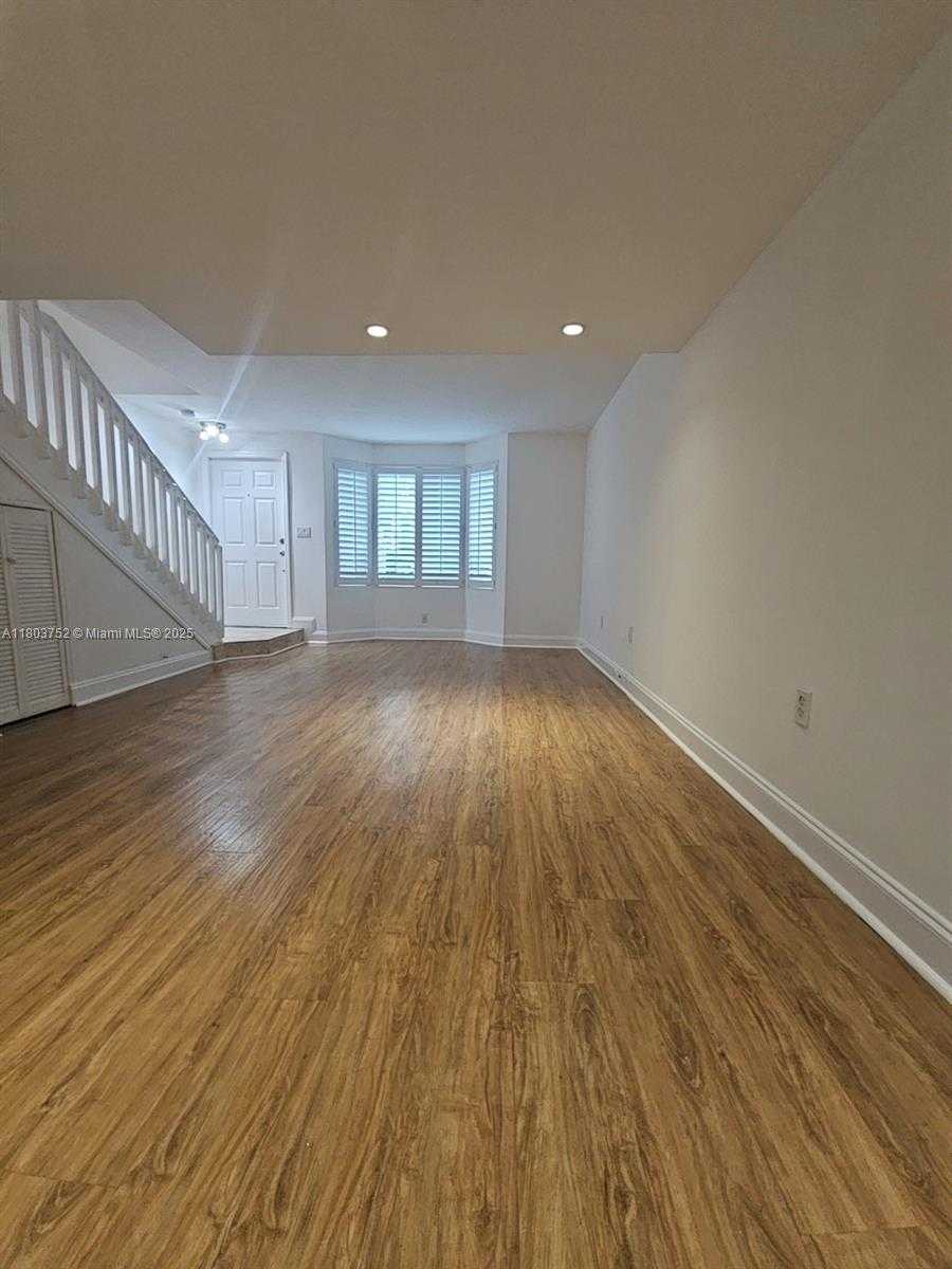 Small Image of 7870 SOUTH WEST 102ND LN, Miami Number 3