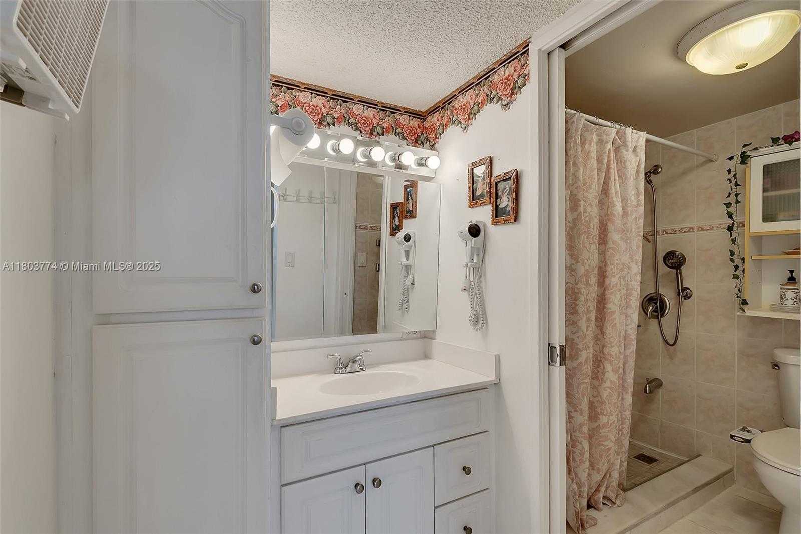 Small Image of 17021 NORTH BAY RD #918, Sunny Isles Beach Number 10