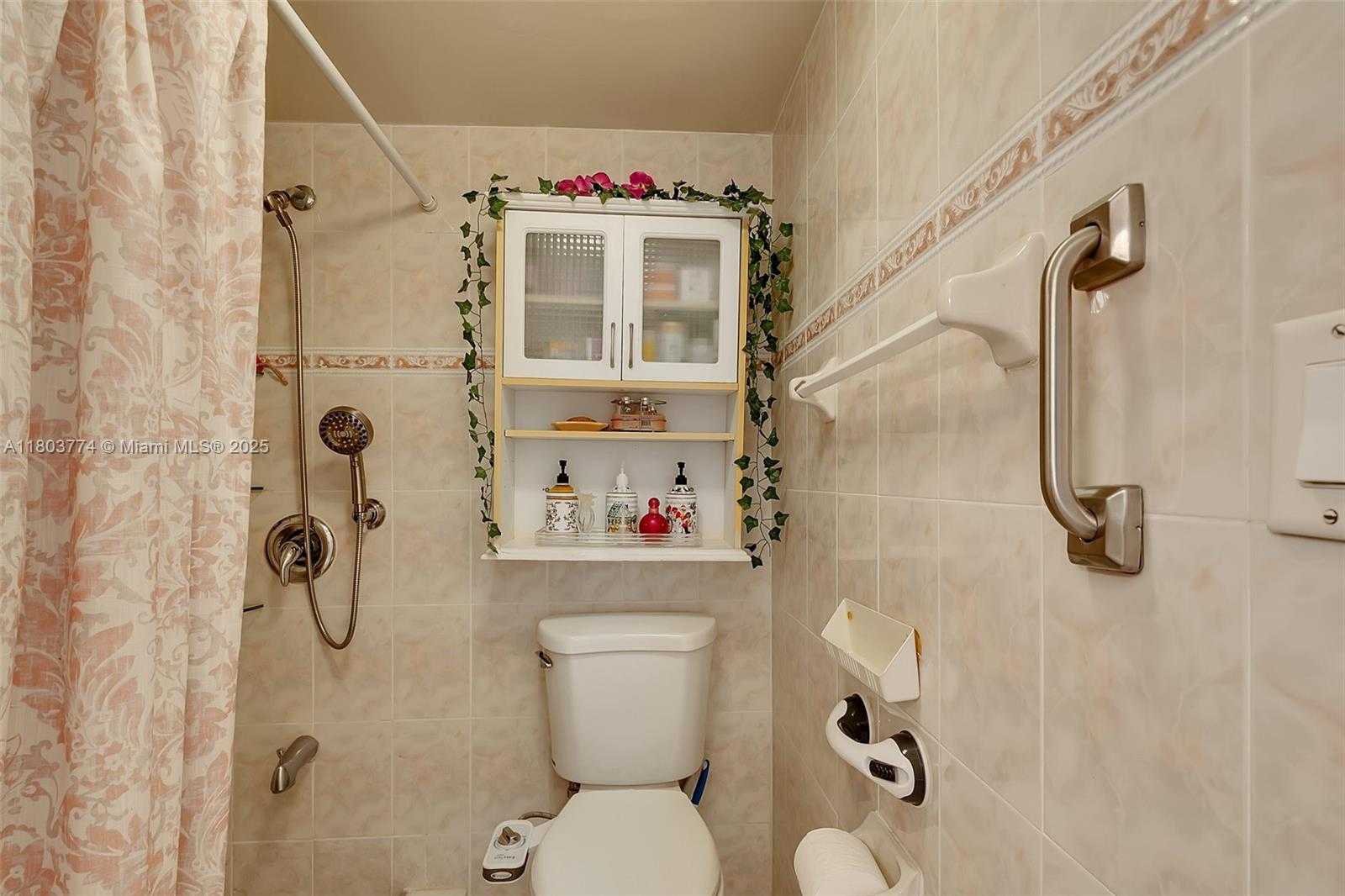 Small Image of 17021 NORTH BAY RD #918, Sunny Isles Beach Number 11