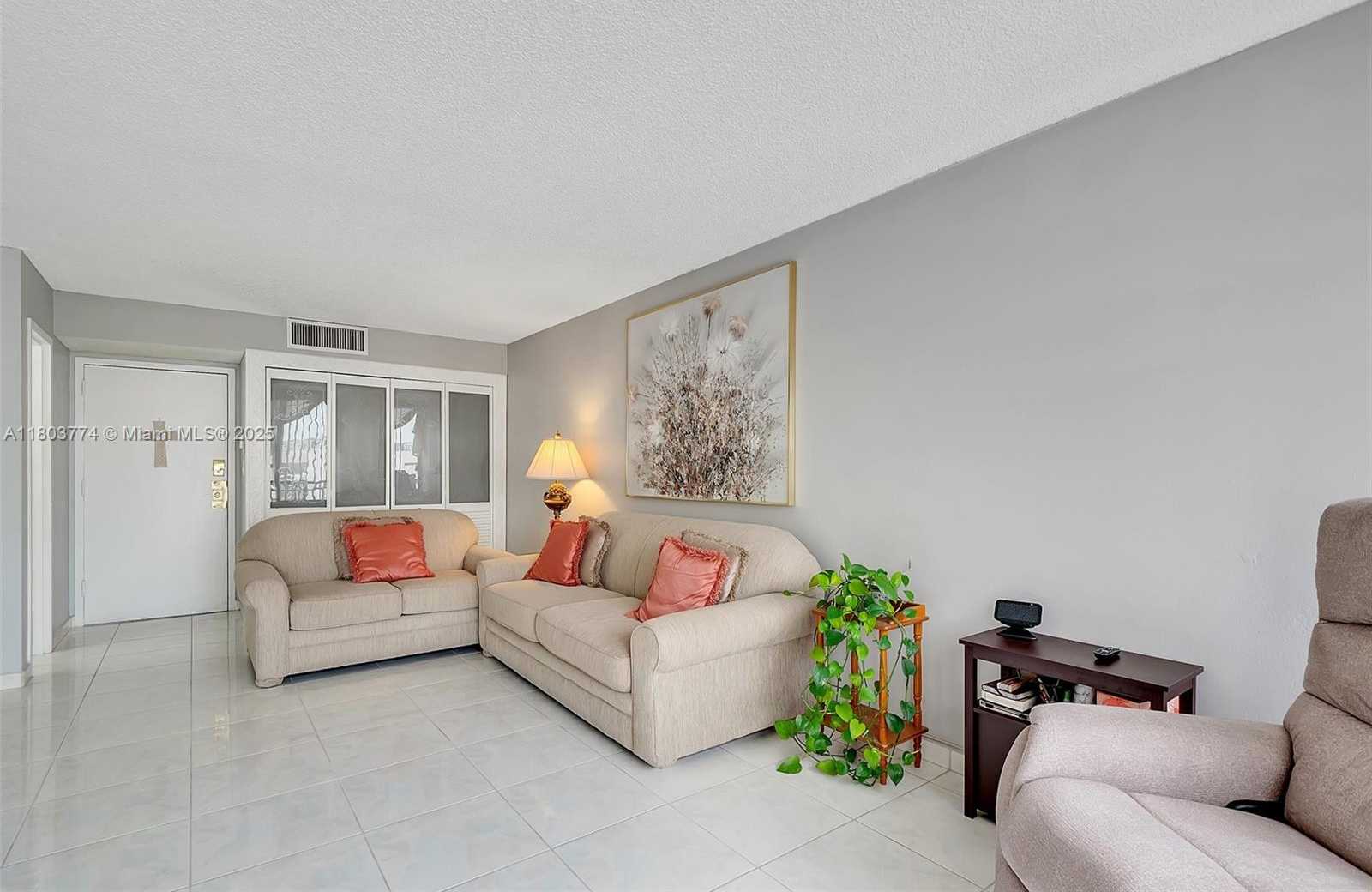 Small Image of 17021 NORTH BAY RD #918, Sunny Isles Beach Number 13