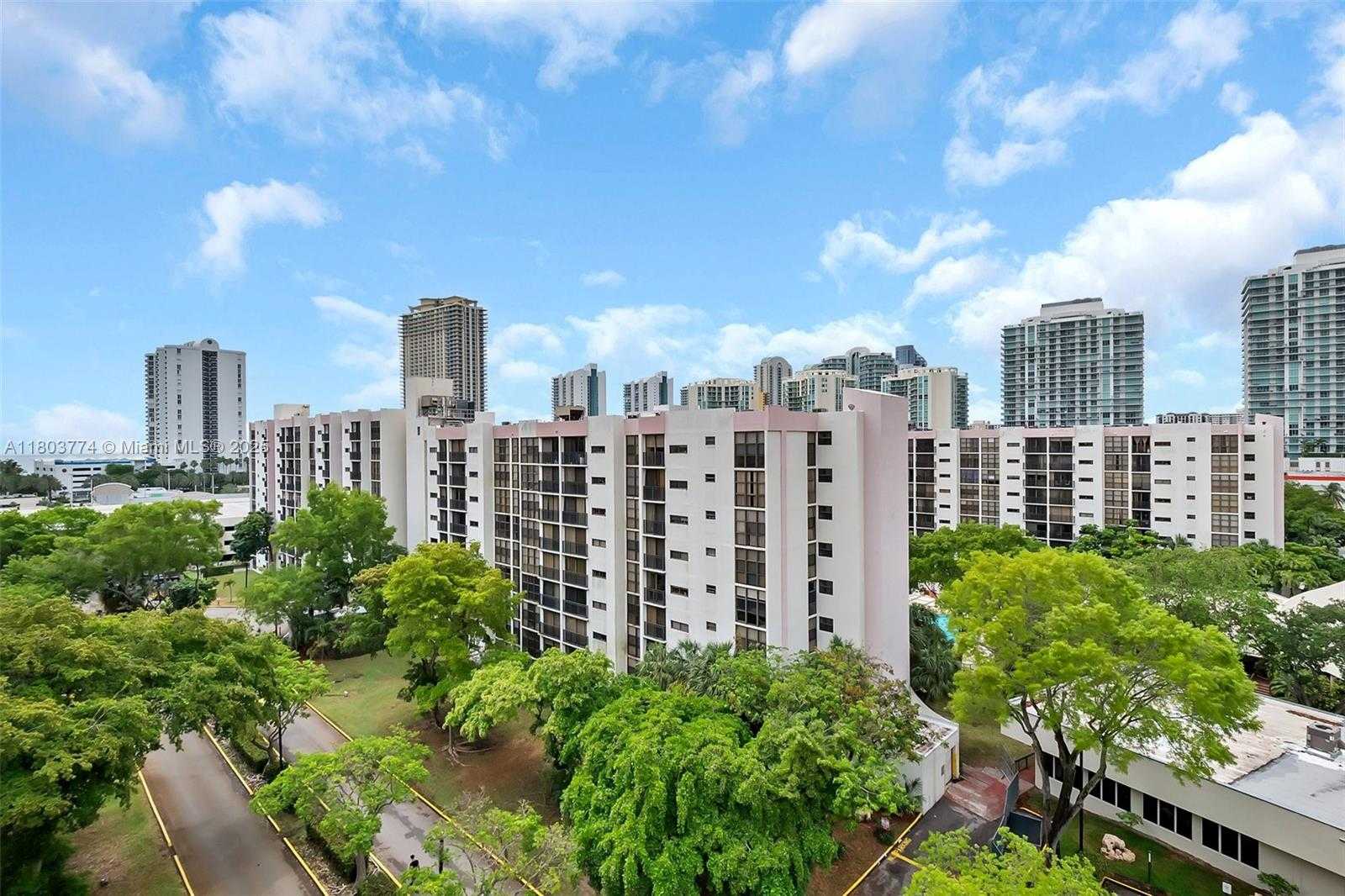 Small Image of 17021 NORTH BAY RD #918, Sunny Isles Beach Number 14