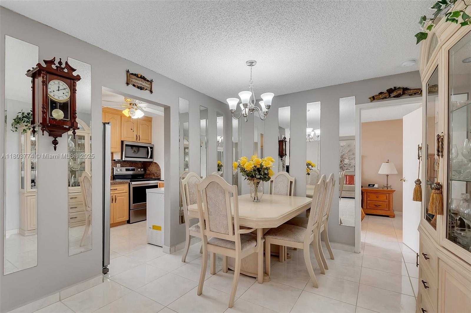 Small Image of 17021 NORTH BAY RD #918, Sunny Isles Beach Number 2