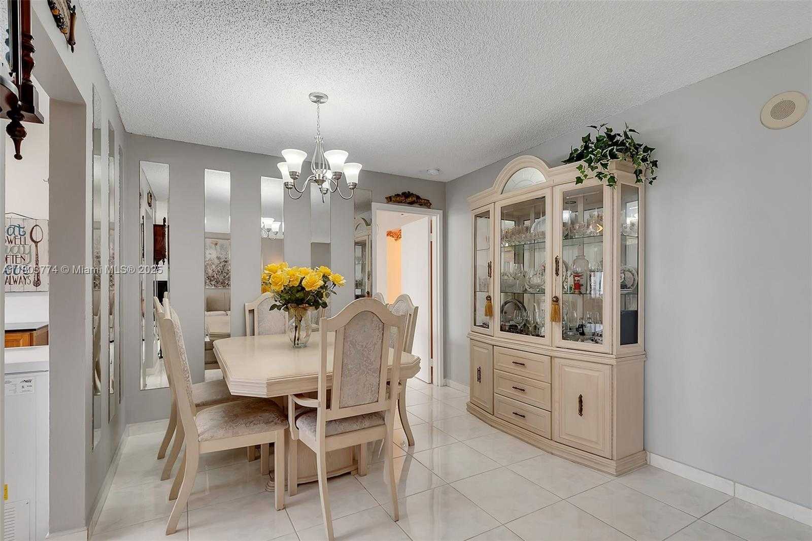 Small Image of 17021 NORTH BAY RD #918, Sunny Isles Beach Number 6