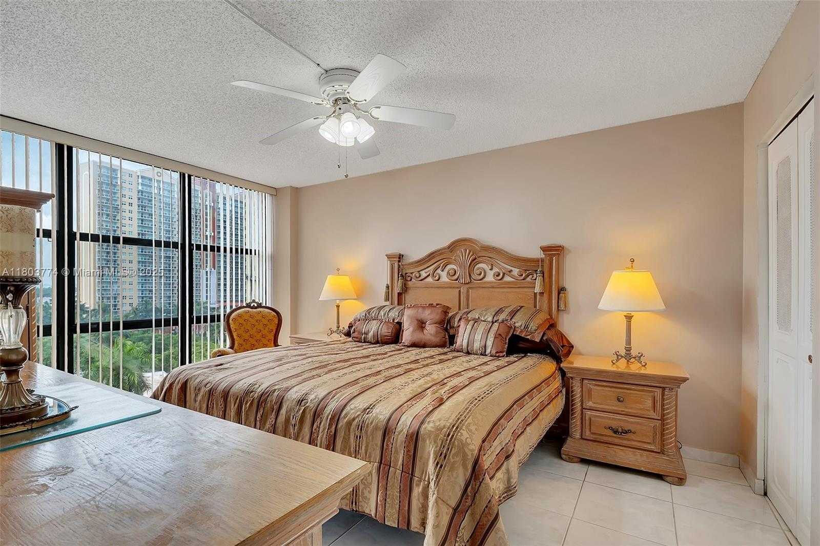 Small Image of 17021 NORTH BAY RD #918, Sunny Isles Beach Number 7