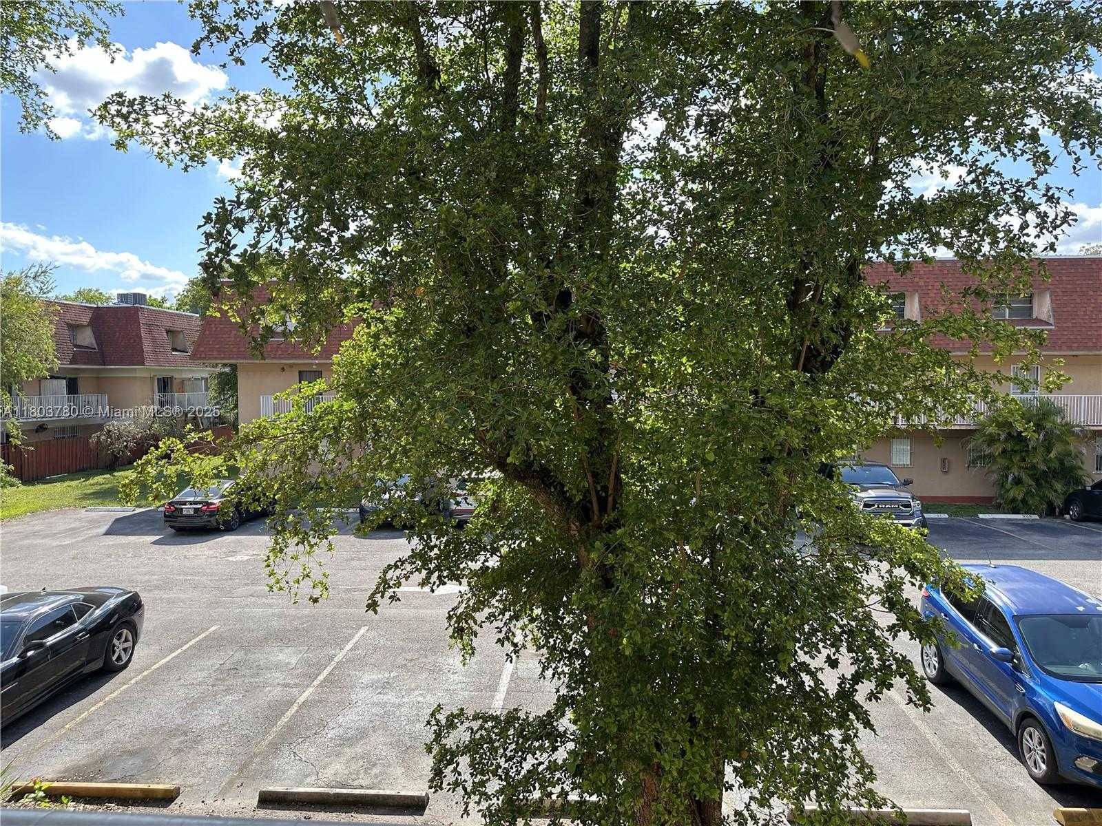 Small Image of 260 NORTH WEST 107TH AVE #222, Miami Number 9
