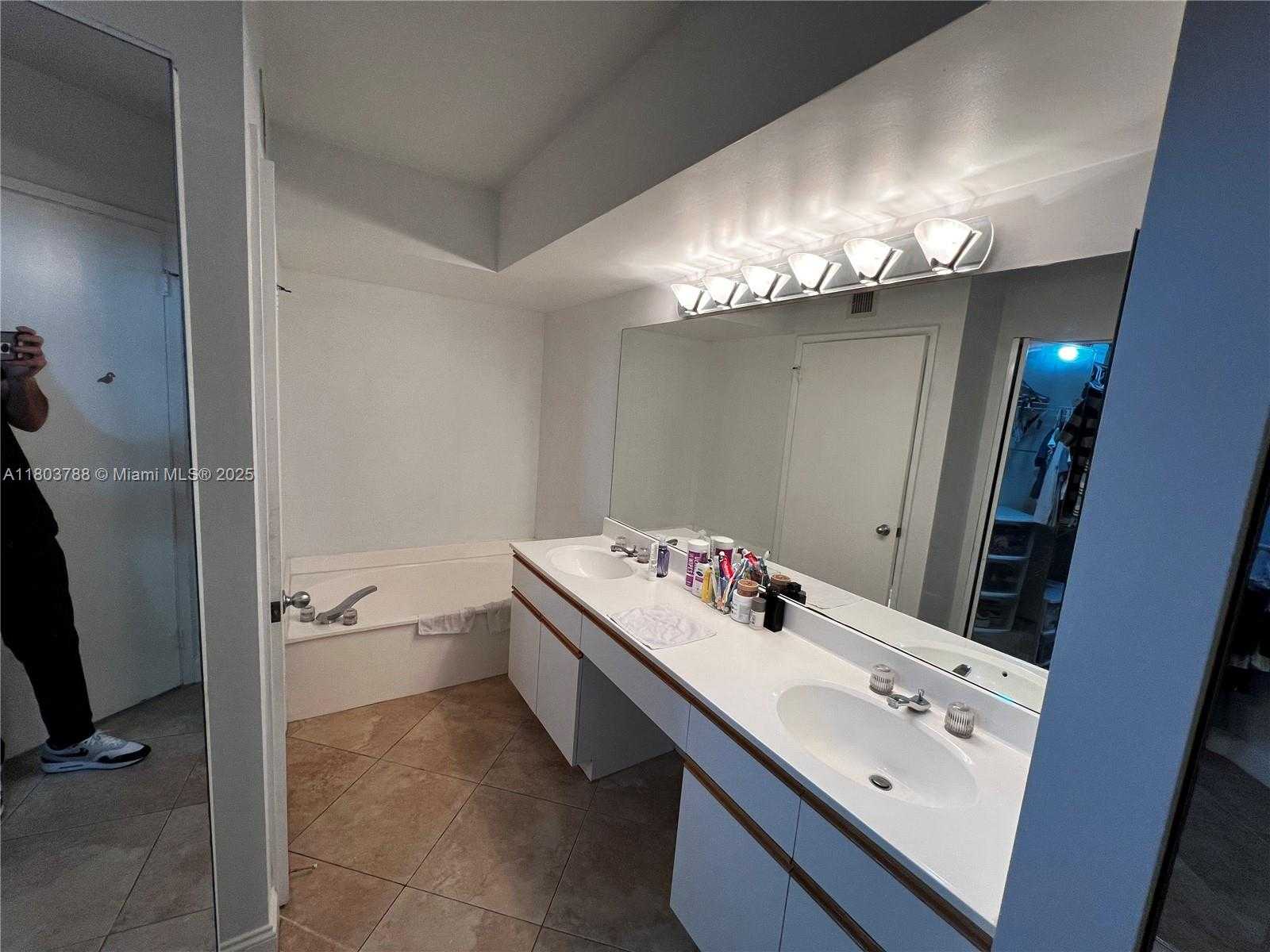 Small Image of 3400 NORTH EAST 192ND ST #2102, Aventura Number 14