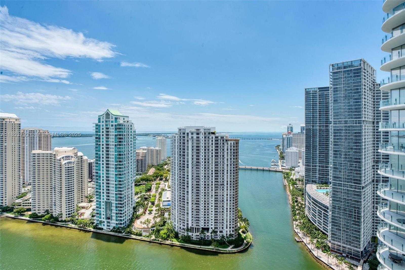 Small Image of Aston Martin Residences Sales Gallery, 300 Biscayne Blvd, Miami, FL 33131, USA Number 33