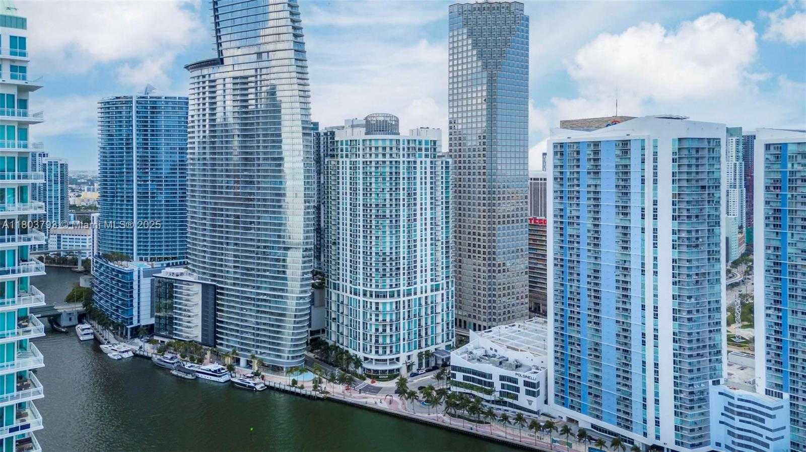 Small Image of Aston Martin Residences Sales Gallery, 300 Biscayne Blvd, Miami, FL 33131, USA Number 40