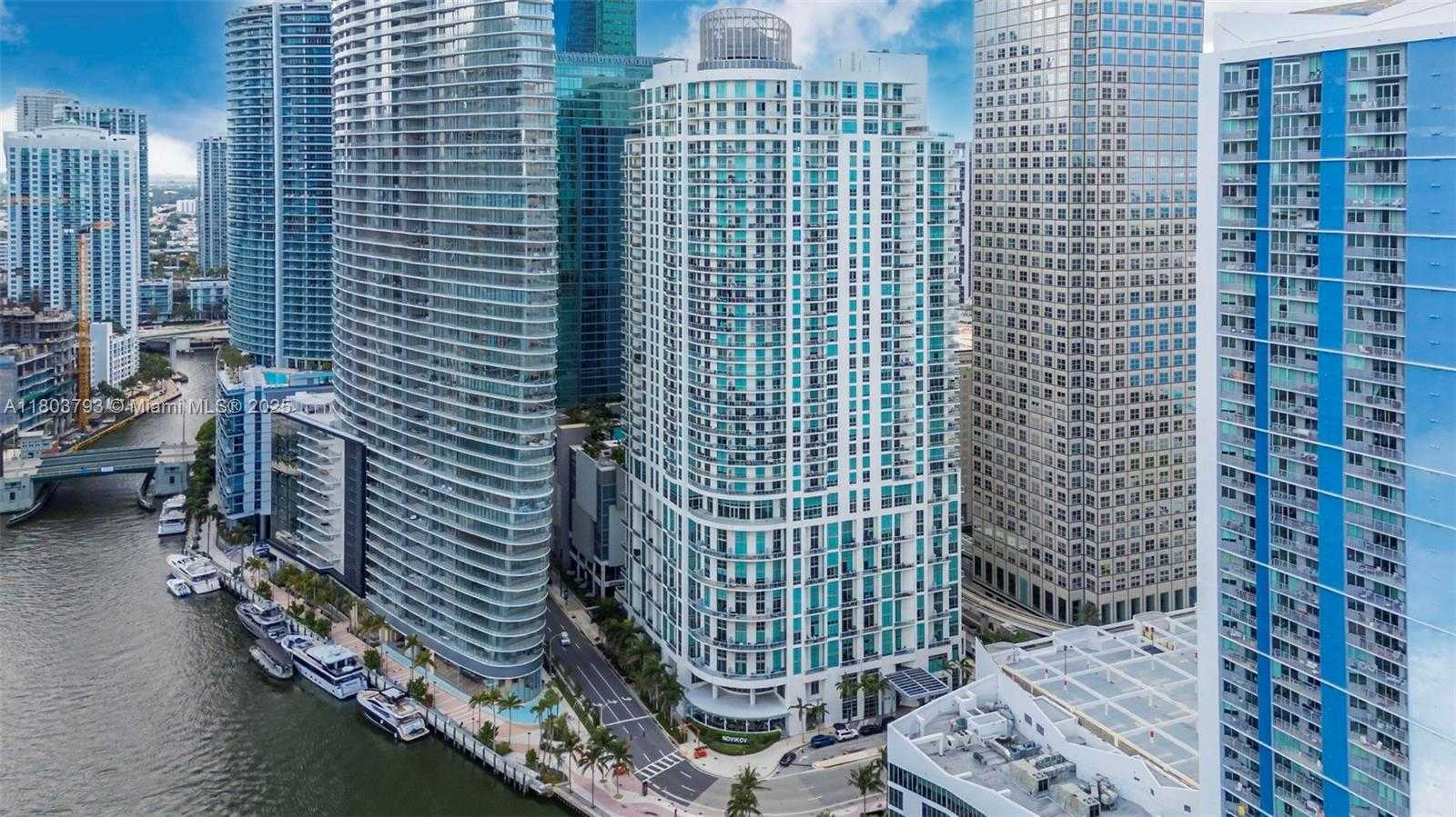 Small Image of Aston Martin Residences Sales Gallery, 300 Biscayne Blvd, Miami, FL 33131, USA Number 41