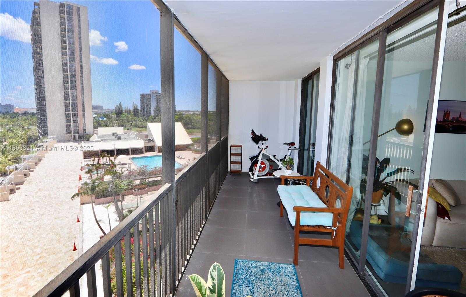 Small Image of 20379 WEST COUNTRY CLUB DR #836, Aventura Number 14