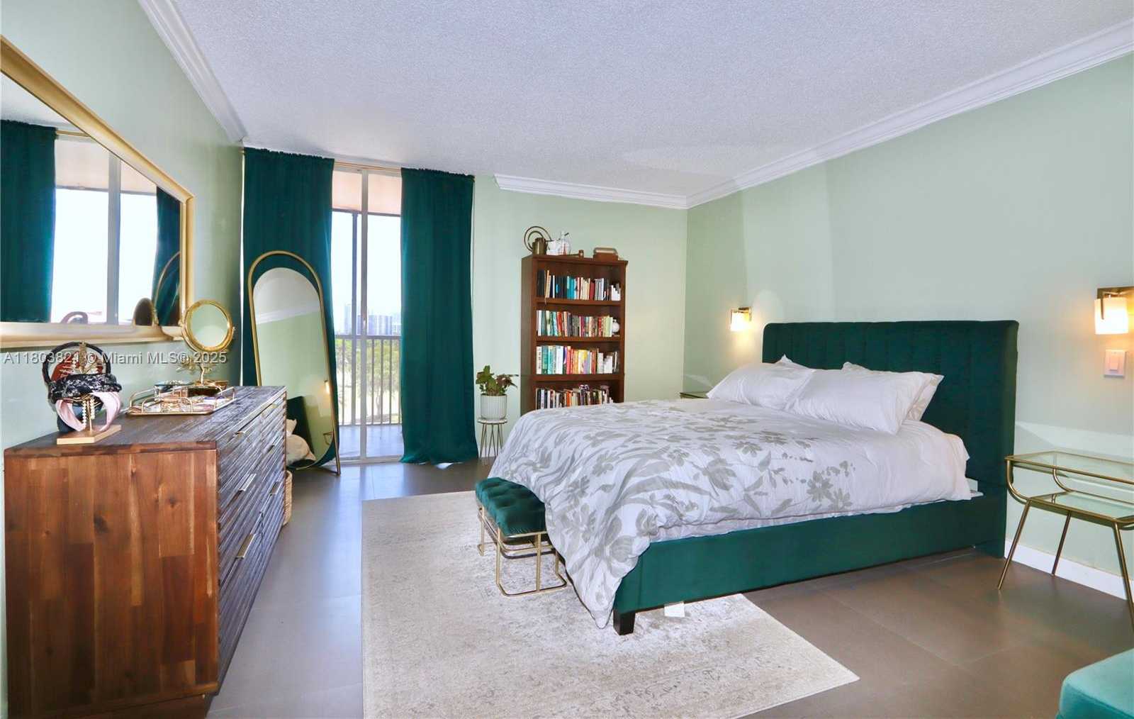 Small Image of 20379 WEST COUNTRY CLUB DR #836, Aventura Number 20