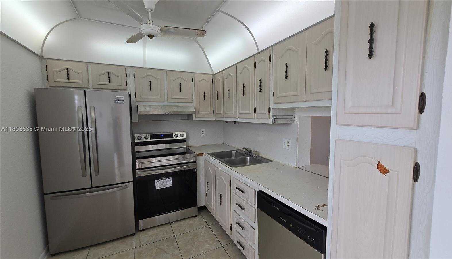 Small Image of 2520 NORTH EAST 1ST CT #406, Boynton Beach Number 2