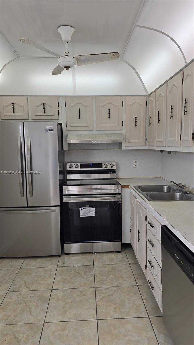 Small Image of 2520 NORTH EAST 1ST CT #406, Boynton Beach Number 5
