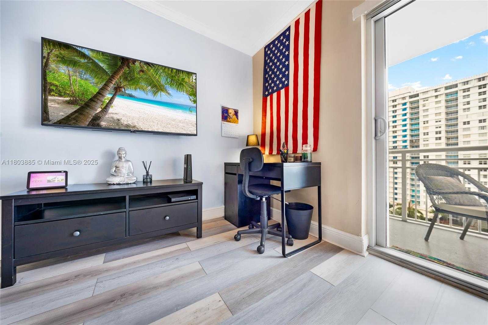 Small Image of 400 KINGS POINT DR #1021, Sunny Isles Beach Number 10