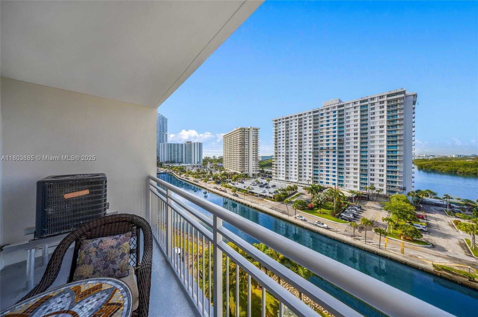 Small Image of 400 KINGS POINT DR #1021, Sunny Isles Beach Number 21