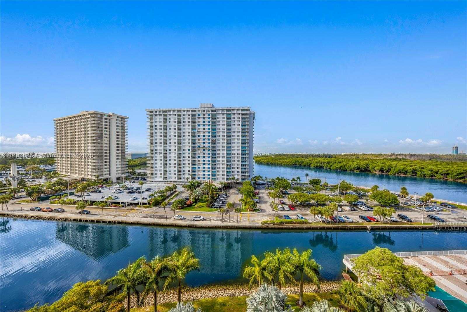 Small Image of 400 KINGS POINT DR #1021, Sunny Isles Beach Number 22