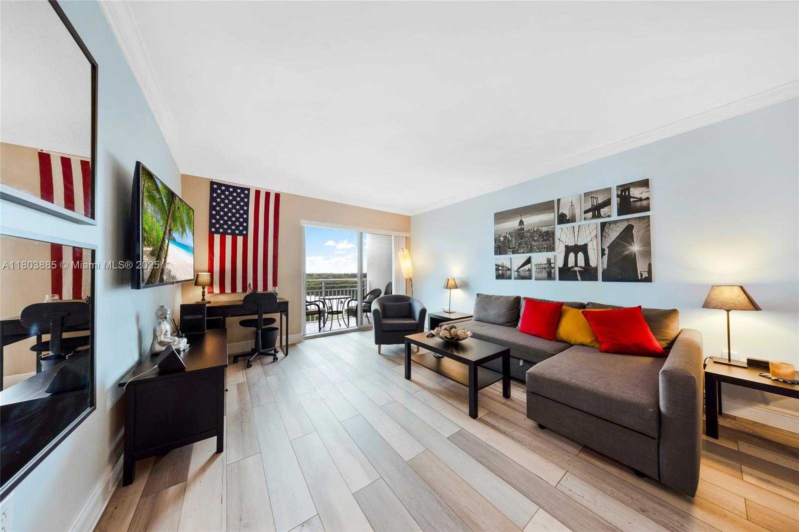 Small Image of 400 KINGS POINT DR #1021, Sunny Isles Beach Number 3