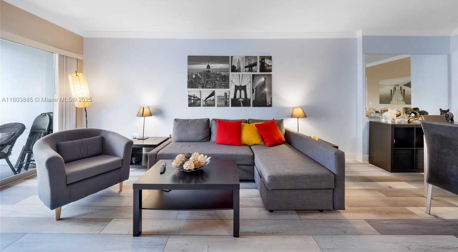 Small Image of 400 KINGS POINT DR #1021, Sunny Isles Beach Number 7