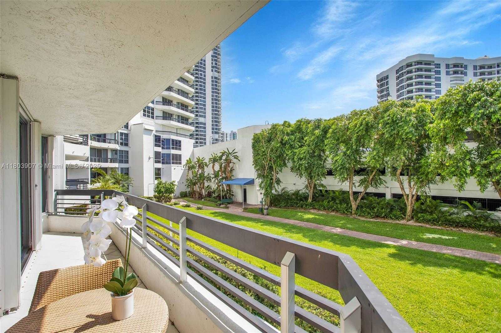 Small Image of 3530 MYSTIC POINTE DR #214, Aventura Number 12