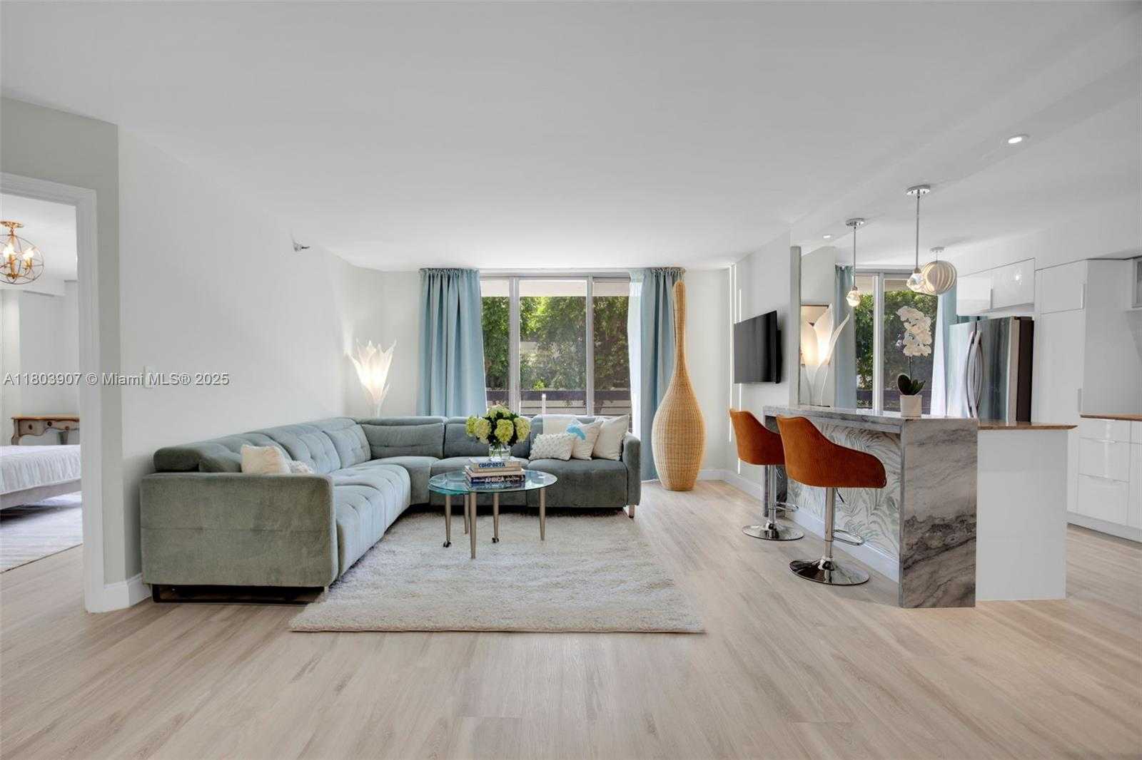 Small Image of 3530 MYSTIC POINTE DR #214, Aventura Number 2