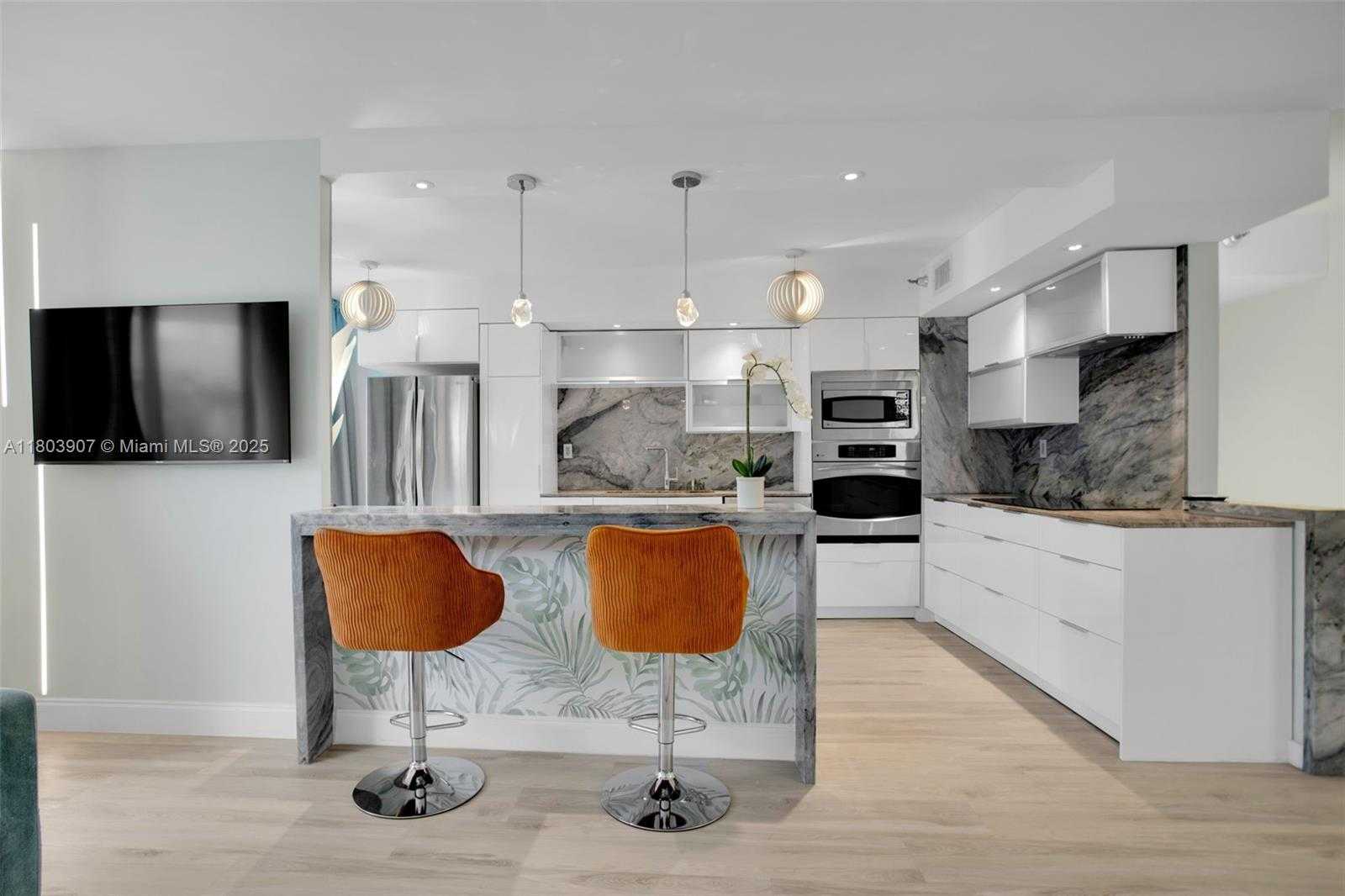 Small Image of 3530 MYSTIC POINTE DR #214, Aventura Number 3