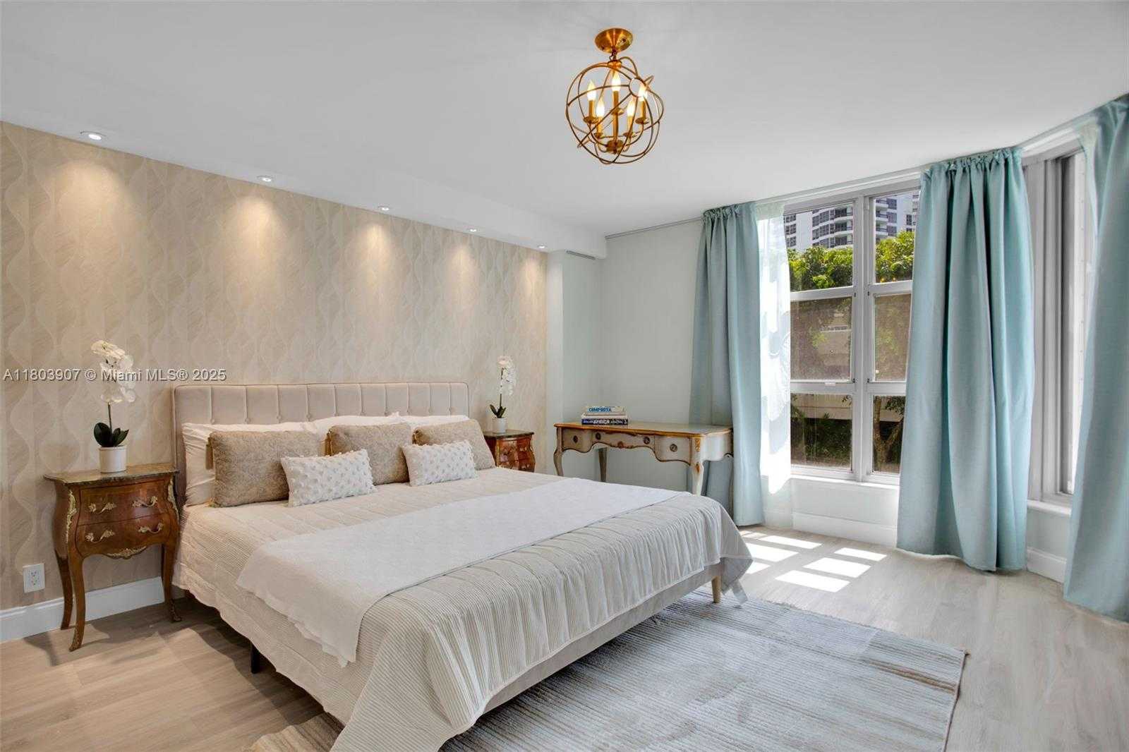 Small Image of 3530 MYSTIC POINTE DR #214, Aventura Number 5