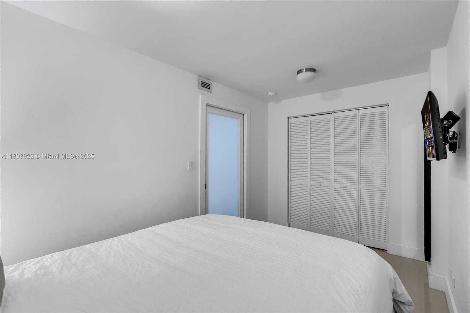 Small Image of 2301 COLLINS AVE #727, Miami Beach Number 15