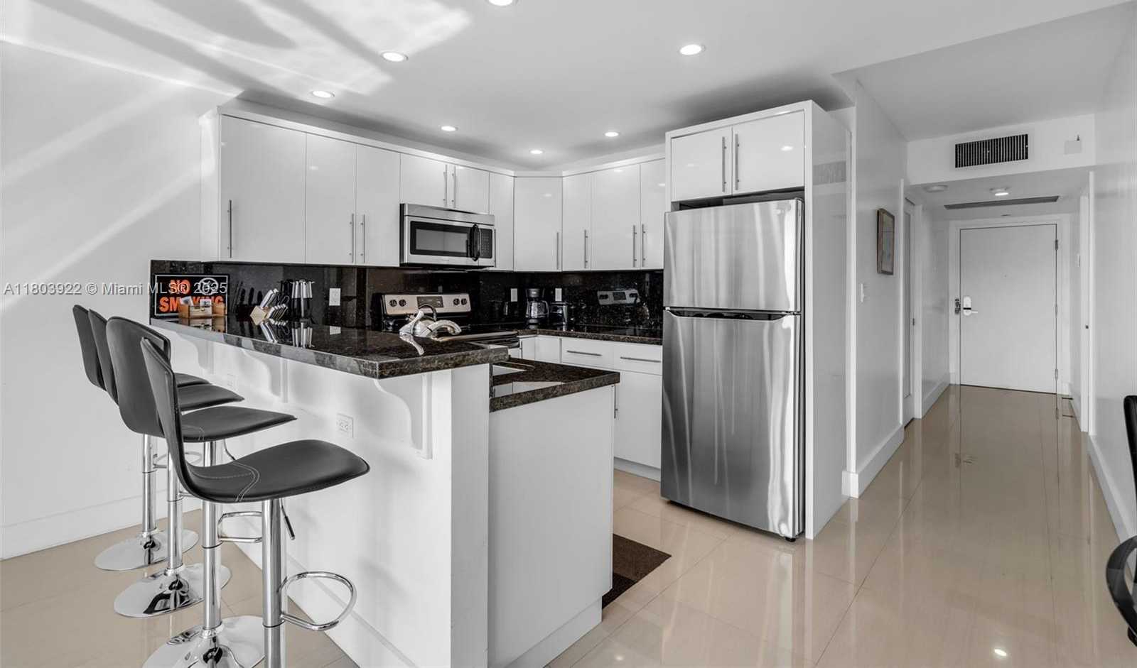 Small Image of 2301 COLLINS AVE #727, Miami Beach Number 6