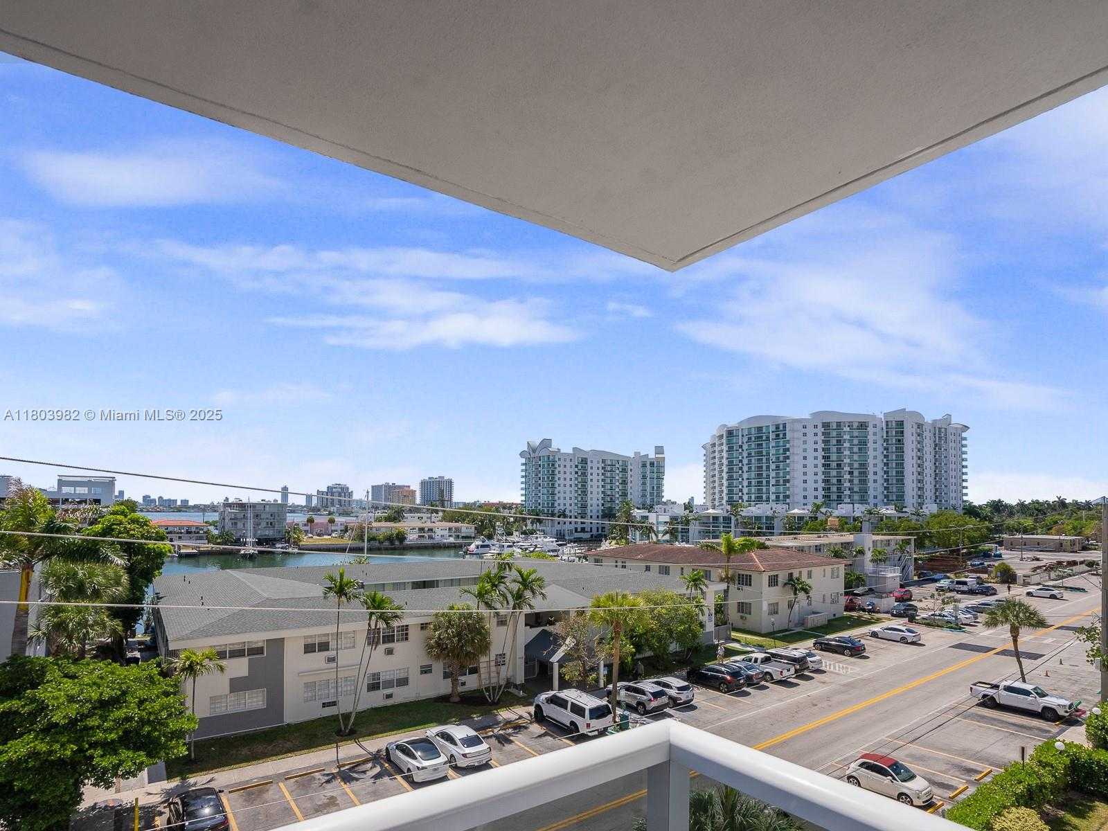 Small Image of 7928 WEST DR #503, North Bay Village Number 19