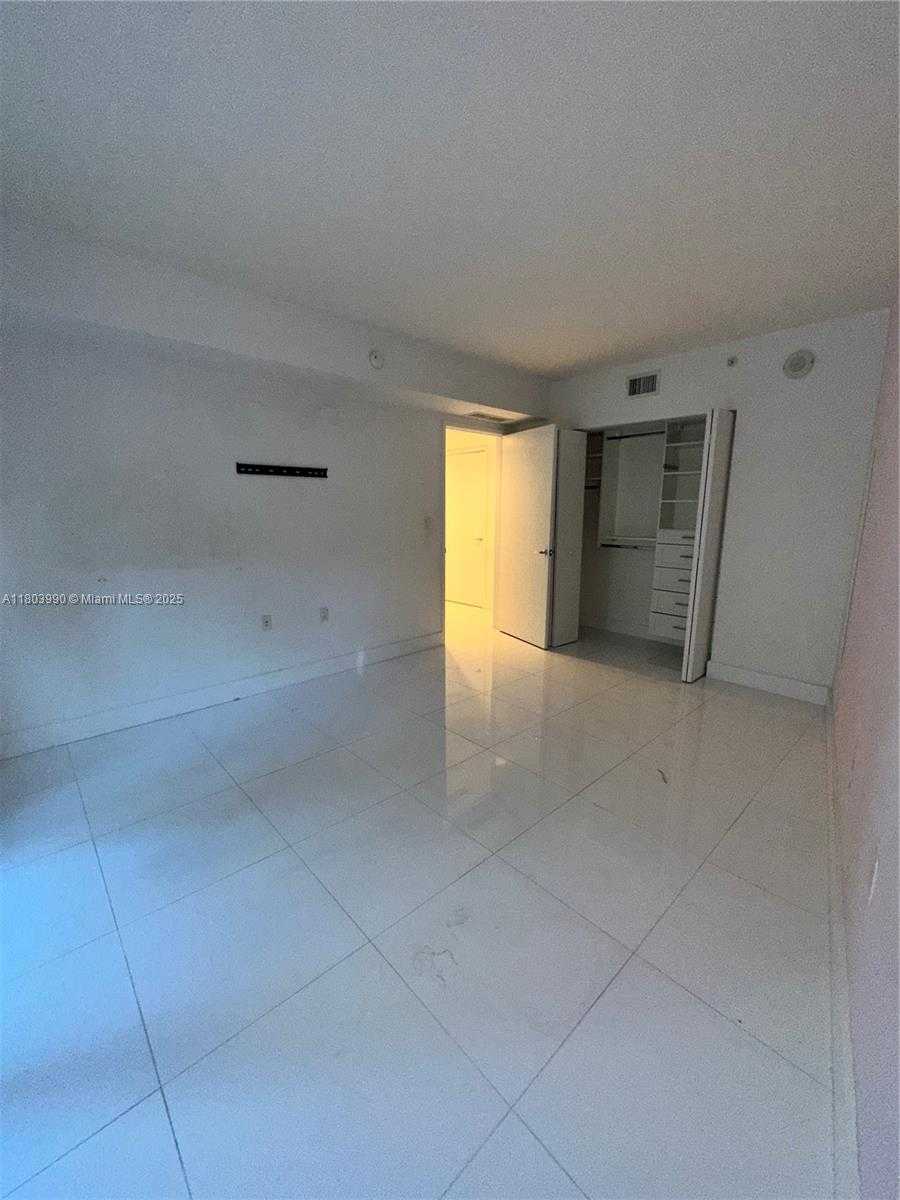 Small Image of 200 #501, Sunny Isles Beach Number 12