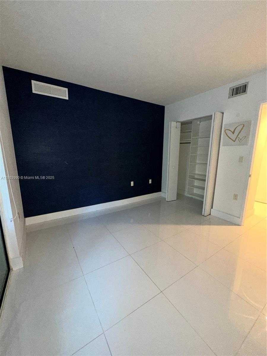 Small Image of 200 #501, Sunny Isles Beach Number 14