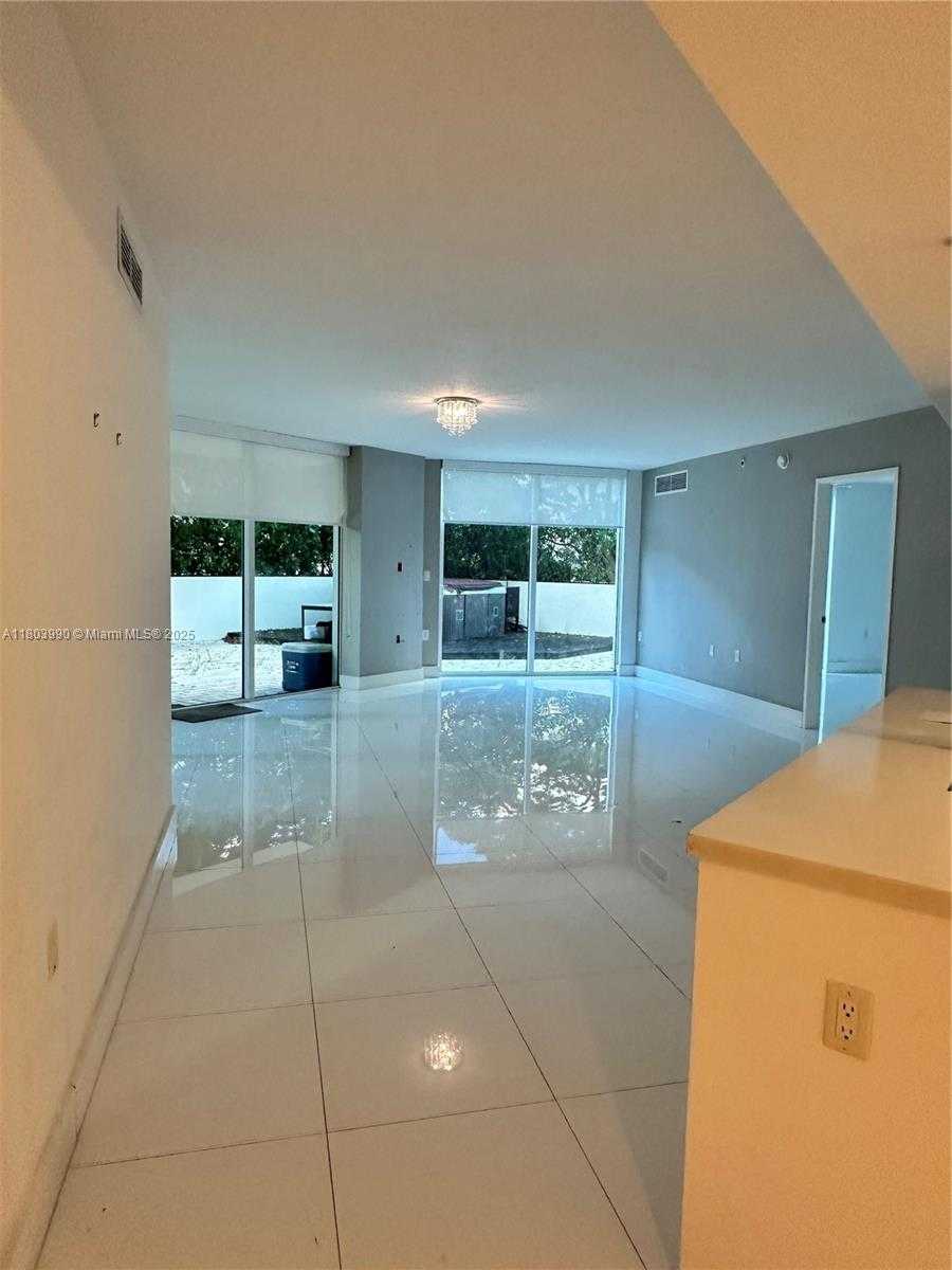 Small Image of 200 #501, Sunny Isles Beach Number 4
