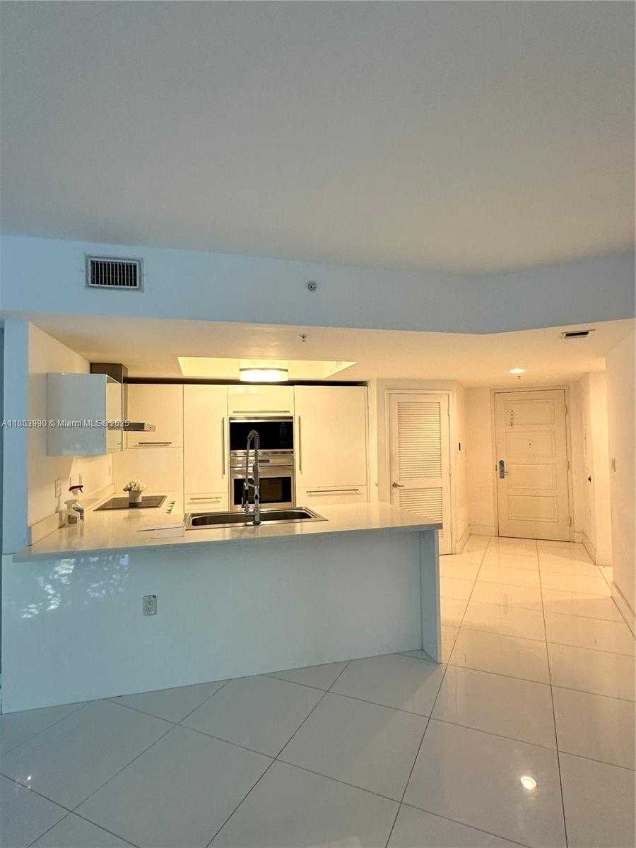 Small Image of 200 #501, Sunny Isles Beach Number 6