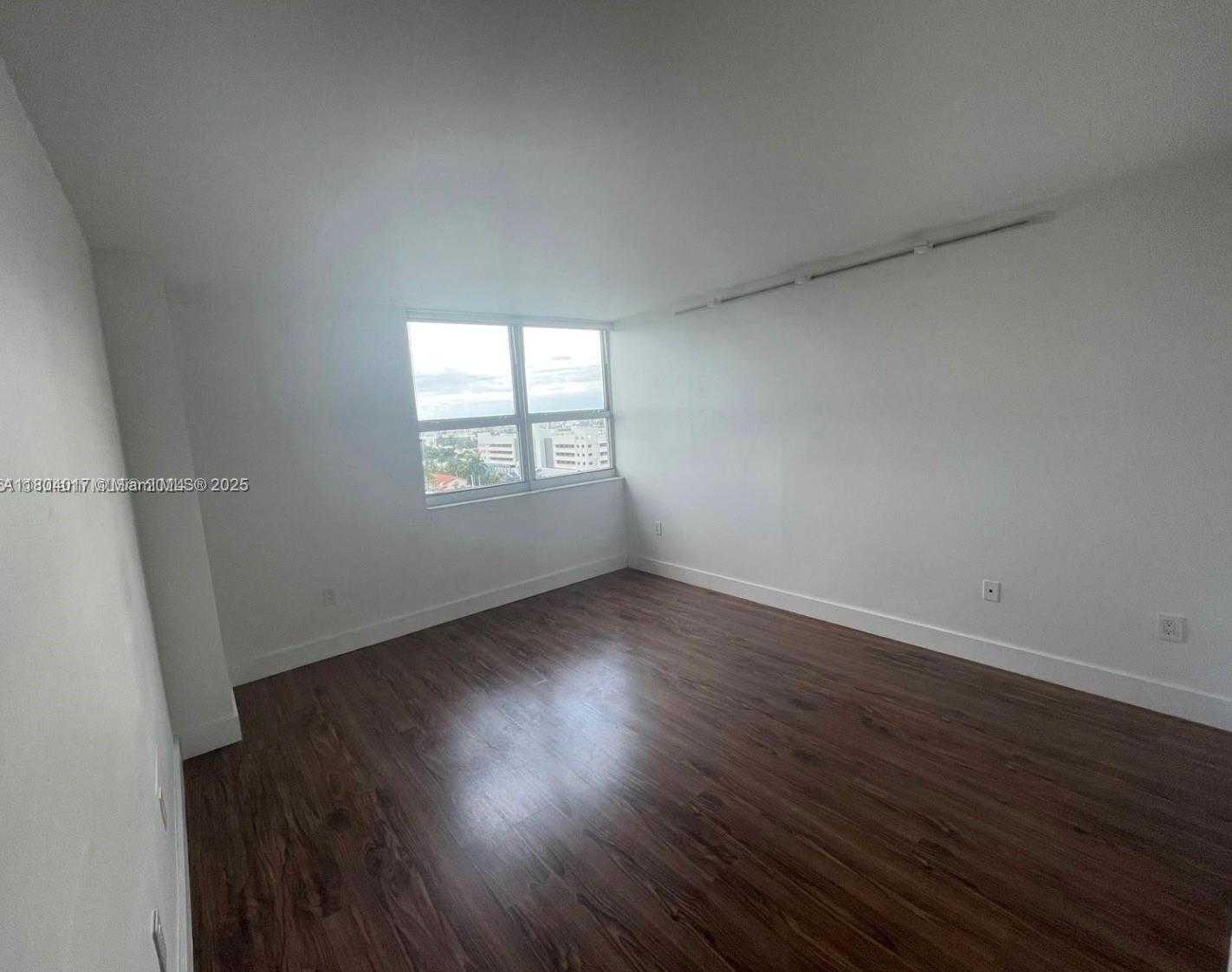 Small Image of 650 WEST AVE #1206, Miami Beach Number 11