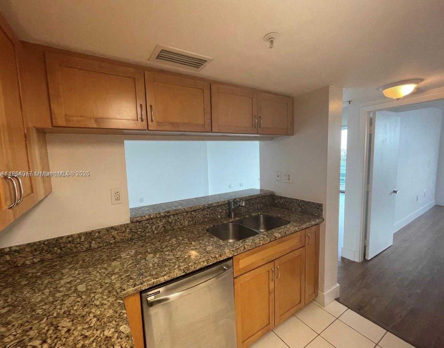 Small Image of 650 WEST AVE #1206, Miami Beach Number 6