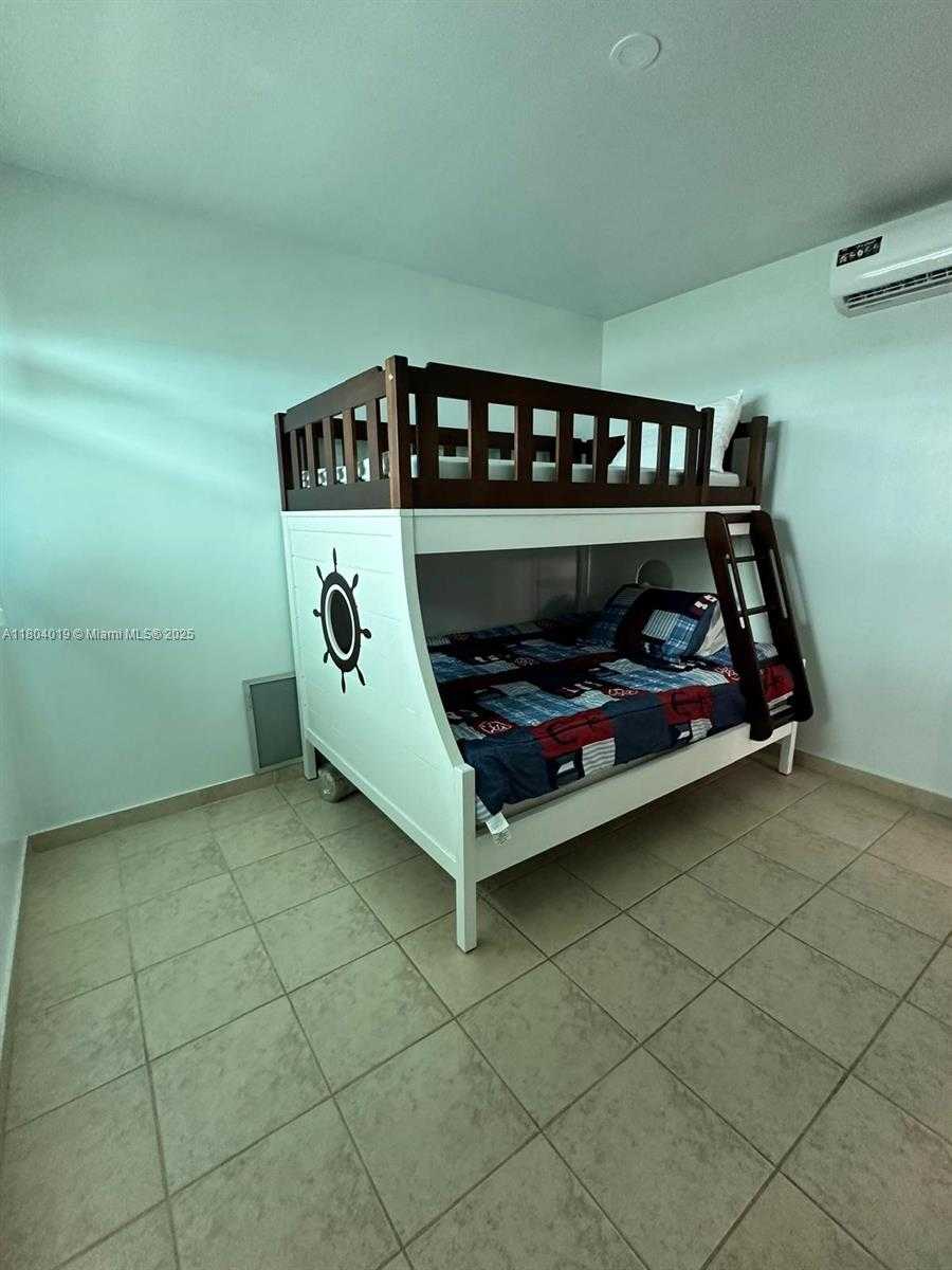 Small Image of SANTA ELENA ECUADOR #B02, Out of City Number 17