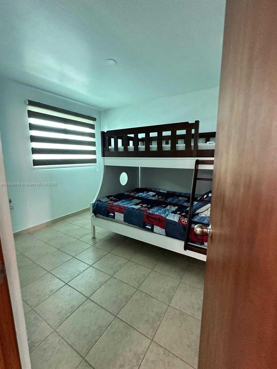 Small Image of SANTA ELENA ECUADOR #B02, Out of City Number 18