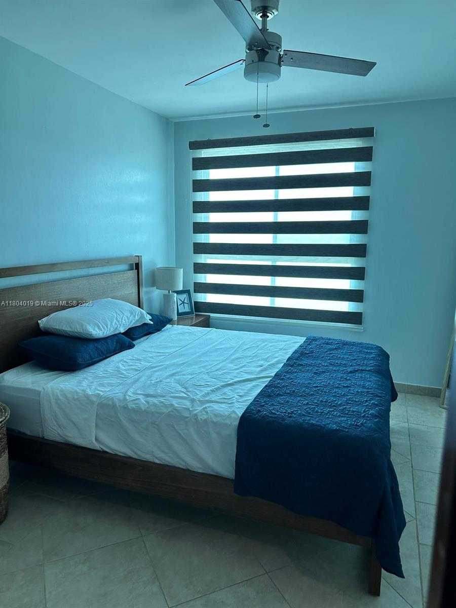 Small Image of SANTA ELENA ECUADOR #B02, Out of City Number 22