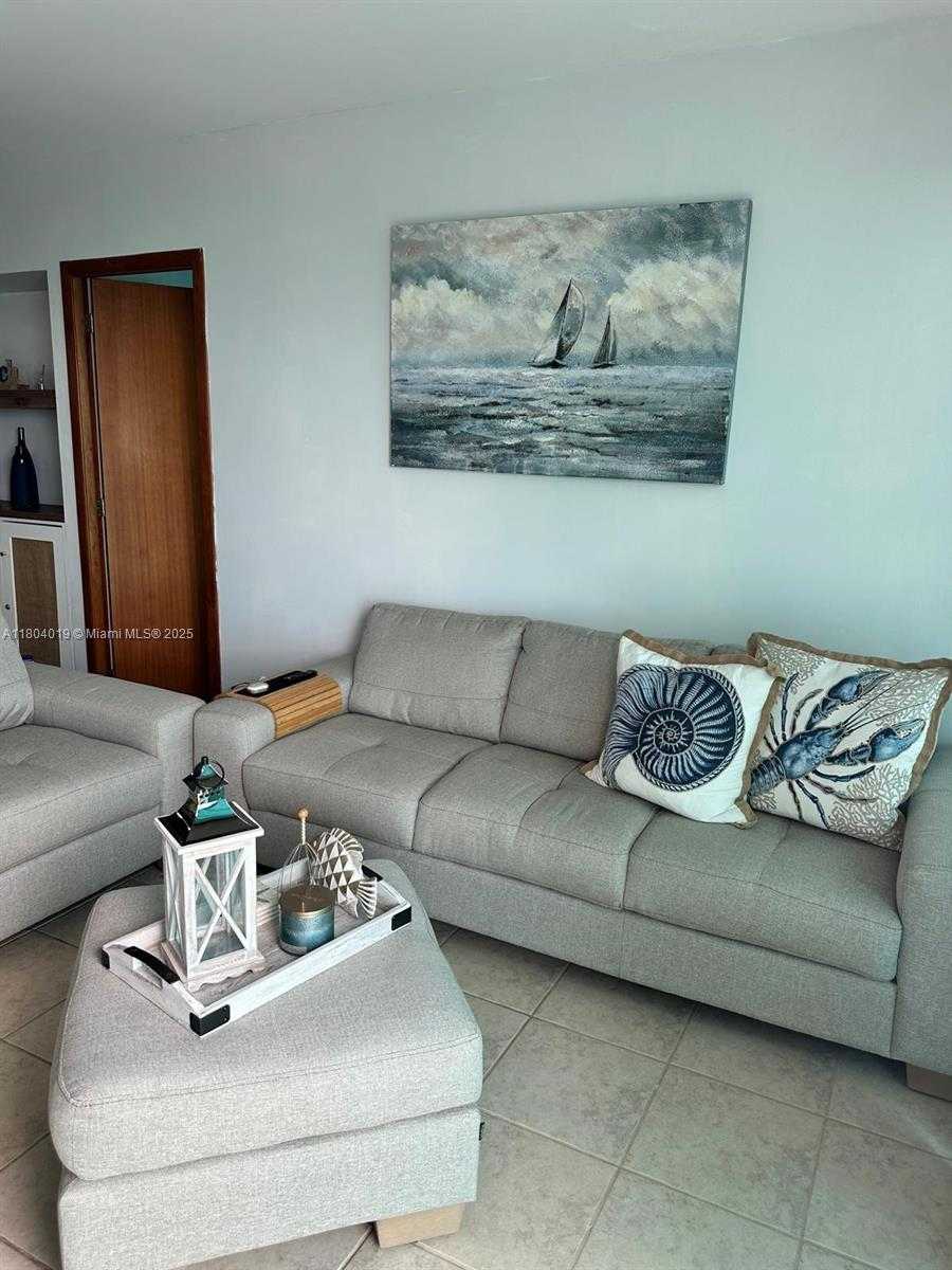 Small Image of SANTA ELENA ECUADOR #B02, Out of City Number 6